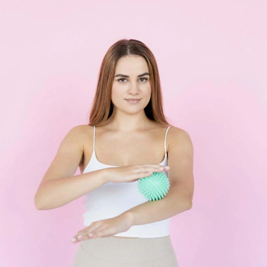 Väike massaažipall nagadega LS, 9 cm, roheline